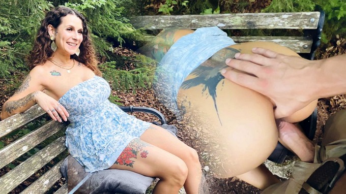 Mara Walks OHNE HÖSCHEN im WALD Creampie auf der Parkbank